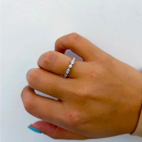 Tiffany and co platinum band - Picture 2 of 5